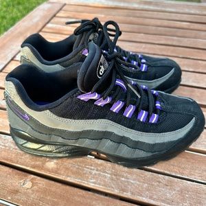 Nike air max 95 GS kids size 6.5Y Black/Grey/Purple 307565-022
